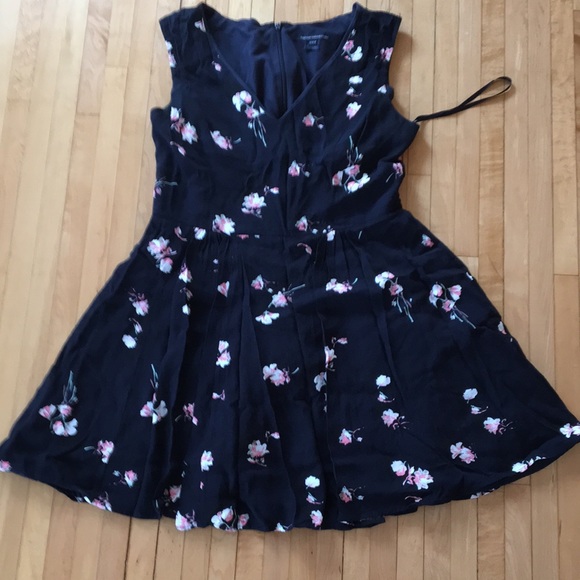 Lovely French Connection floral dress 10 - Picture 1 of 6